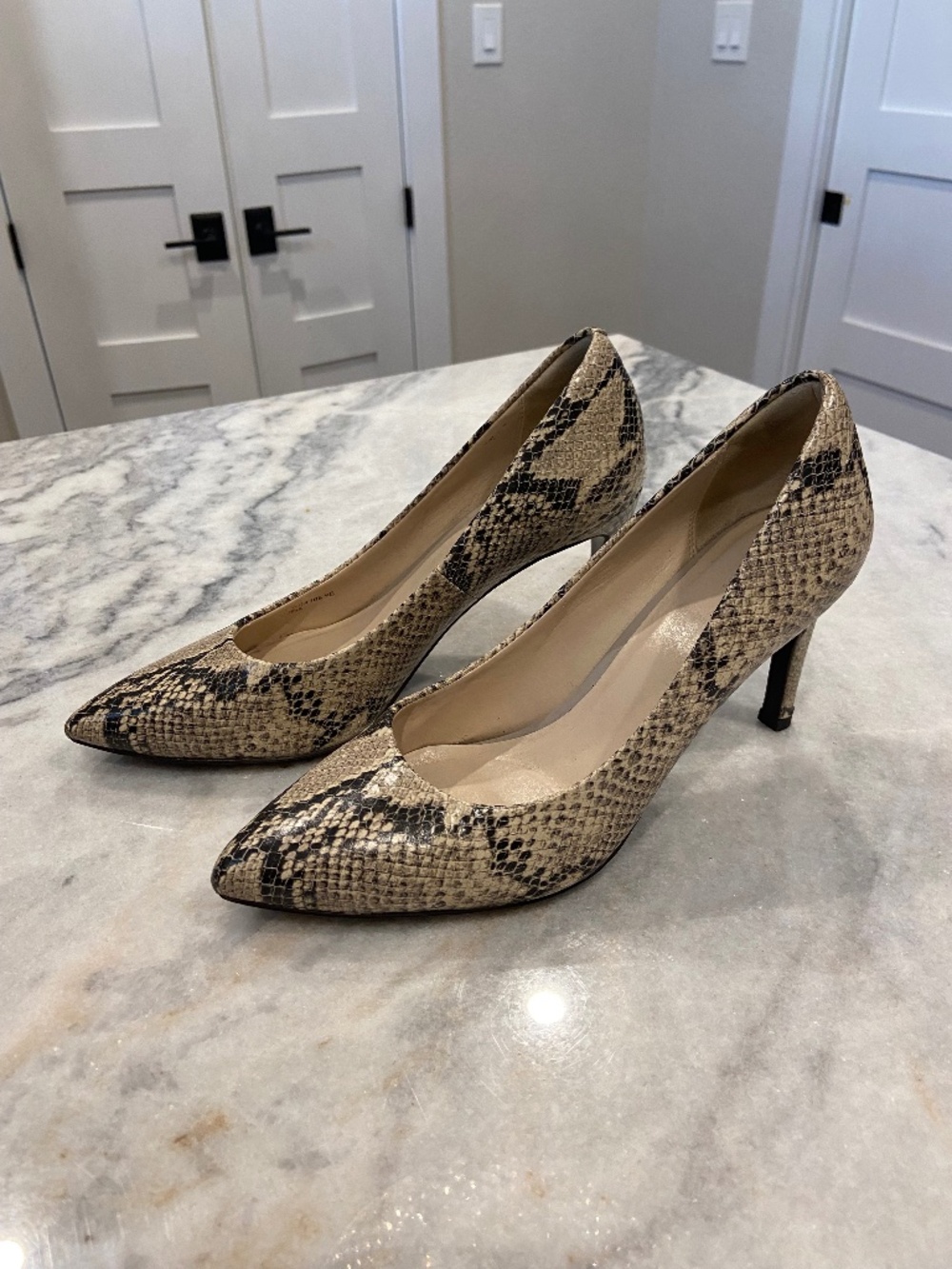 Cole Haan Grand.OS Snakeskin Print Leather 4 in Pumps - Size 9